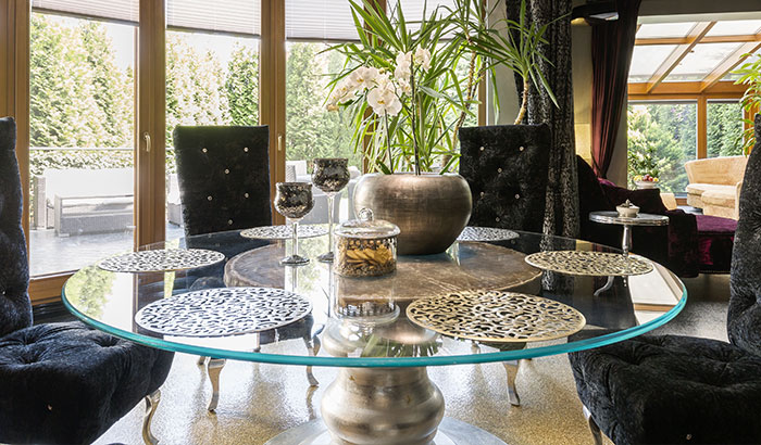 3-Things-to-Consider-Before-Buying-a-Fancy-Glass-Table